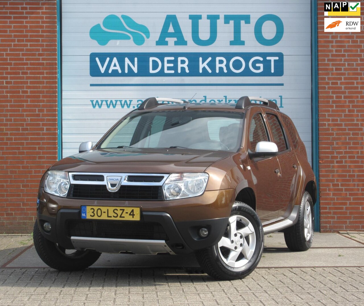 Dacia Duster - 1.6 Lauréate 2wd 1.6 Lauréate 2wd, Airco, LM, NL auto, APK 8-26 - AutoWereld.nl
