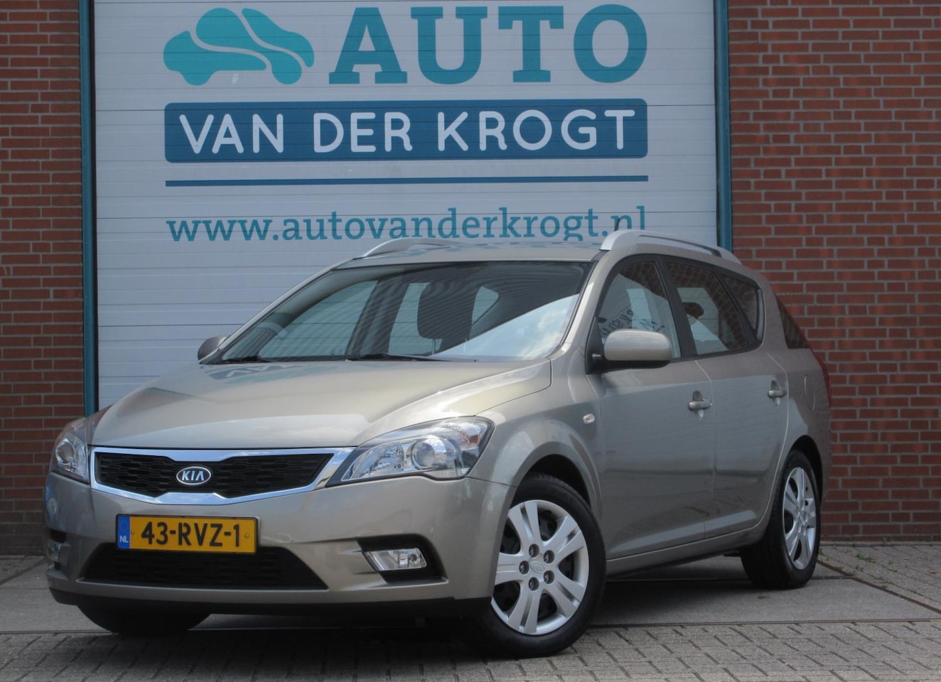 Kia Cee'd Sporty Wagon - 1.6 CVVT X-ecutive 1.6 CVVT X-ecutive, Automaat, Clima, 43.215 km !!! APK 10-26 - AutoWereld.nl
