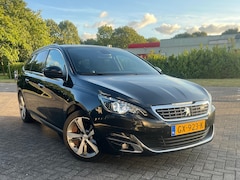 Peugeot 308 SW - 1.2 PureTech Blue Lease GT-line Panoramadak, Climate Control, Parkeersensoren + Camera etc.