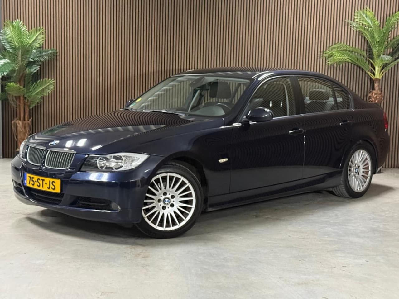 BMW 3-serie - 320i High Executive 320i High Executive - AutoWereld.nl