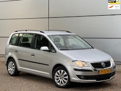 Volkswagen Touran - 1.4 TSI 1e Eignr |Automaat |Xenon |Airco |Cruise |Trekhaak |Lmv |Nap |Boekjes