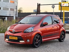Toyota Aygo - 1.0 VVT-i Dynamic Orange/nw ketting incl waterpomp/toponderhouden/boekjez/3xsleutels/airco