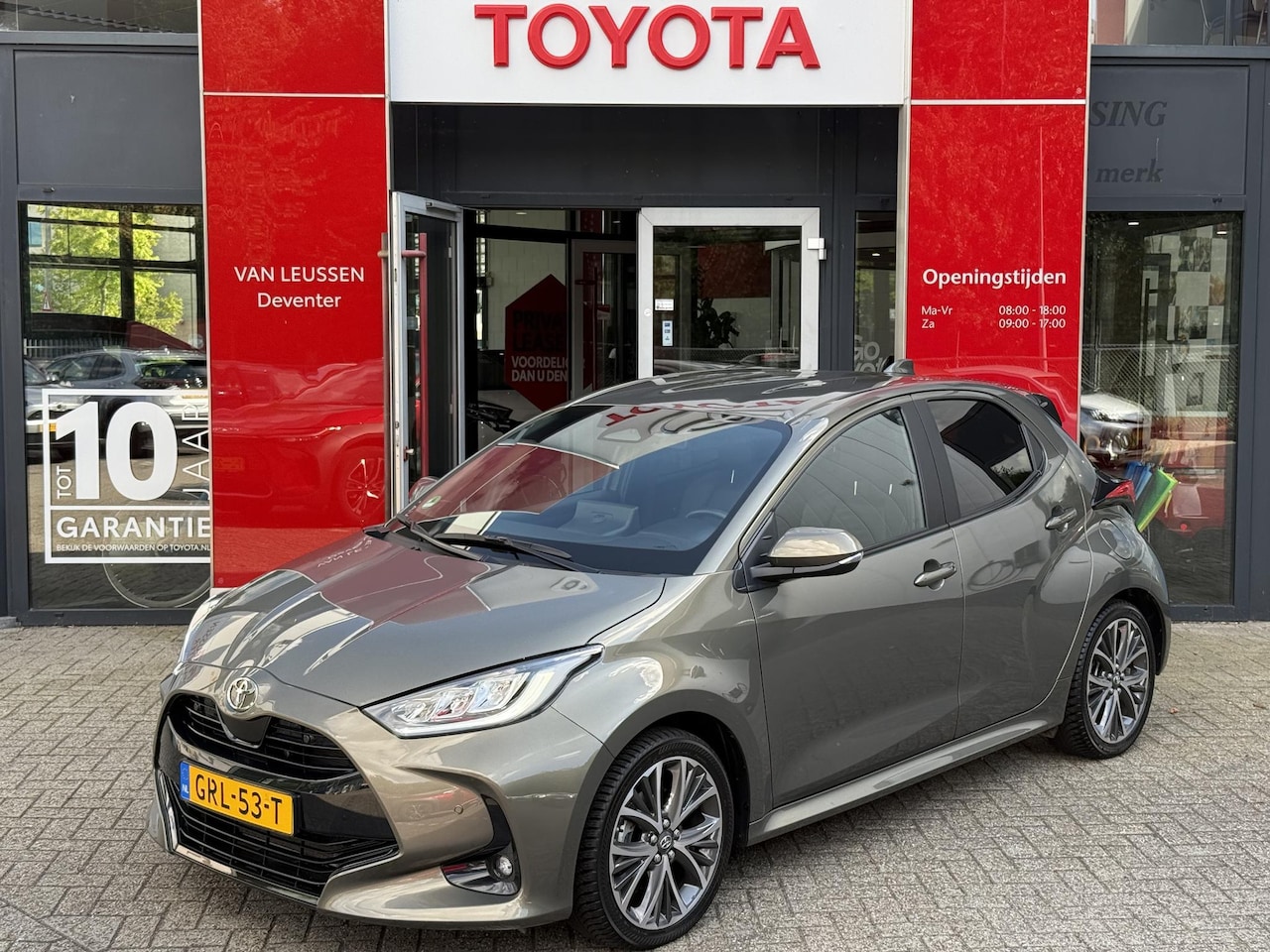 Toyota Yaris - 1.5 Hybrid 130 Executive NL-AUTO KEYLESS V+A PRK SNSR STOEL/STUUR VERWARMING BLIND SPOT NA - AutoWereld.nl