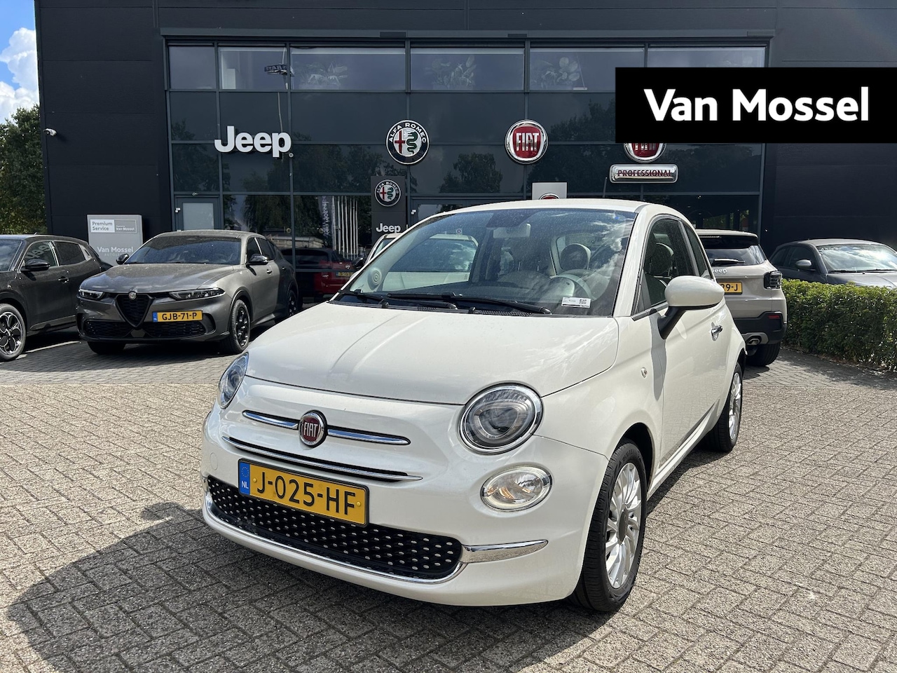Fiat 500 - 1.0 Hybrid Lounge | Navigatie | Parkeersensoren | Cruise Controle | Climate Controle | App - AutoWereld.nl