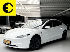 Tesla Model 3 - Long Range AWD 78 kWh | 250KW snelladen | 97% Soh | Pano