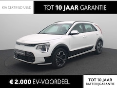 Kia Niro EV - DynamicLine 64.8 kWh | 3-fase 11KW laden | Climate Control | Navigatie | LM Velgen | Eerst