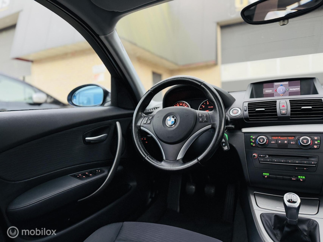 BMW 1-serie - 118i Executive|Open dak|Navi|Clima|Nieuw Staat.! - AutoWereld.nl