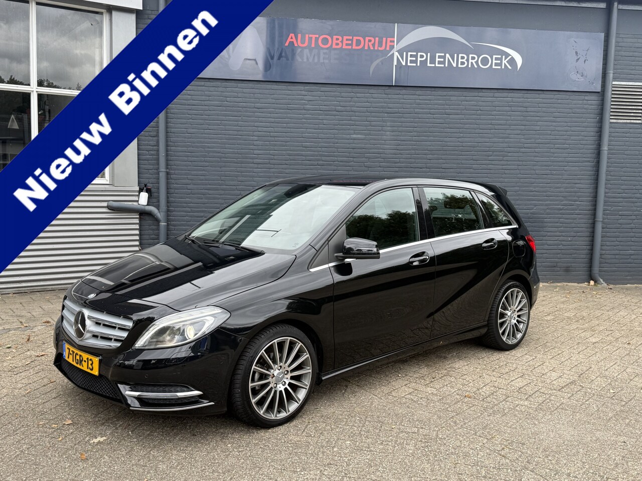 Mercedes-Benz B-klasse - 180 Ambition Aut. | Navi | Leder | Xenon  01-2014 129.956 KM - AutoWereld.nl