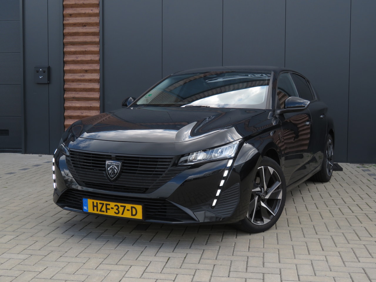 Peugeot 308 - 1.2 PureTech Allure Pack Business Airco ACC-Cr-Control CarPlay Led-Verl - AutoWereld.nl