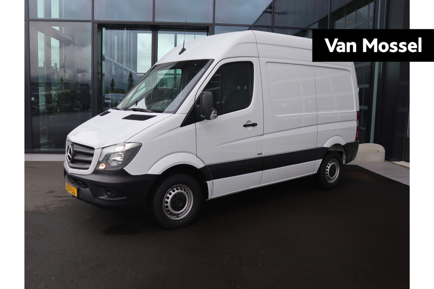 Mercedes-Benz Sprinter - 211 CDI Aut. L1H2 |NAVI/AIRCO/CAMERA/CRUISE CONTROL . - AutoWereld.nl