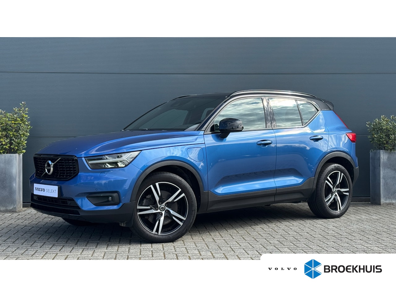Volvo XC40 - 1.5 T5 Recharge R-Design | Achterbank in delen neerklapbaar | Achteropkomend verkeer waars - AutoWereld.nl