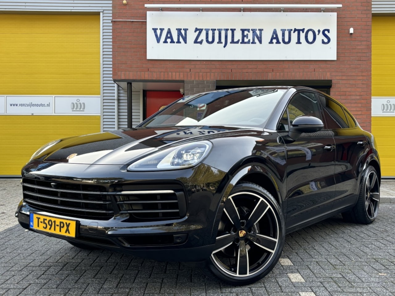 Porsche Cayenne Coupé - 3.0 462pk E-Hybrid Platinum Edition Pano 18W 22'' Luchtvering - AutoWereld.nl