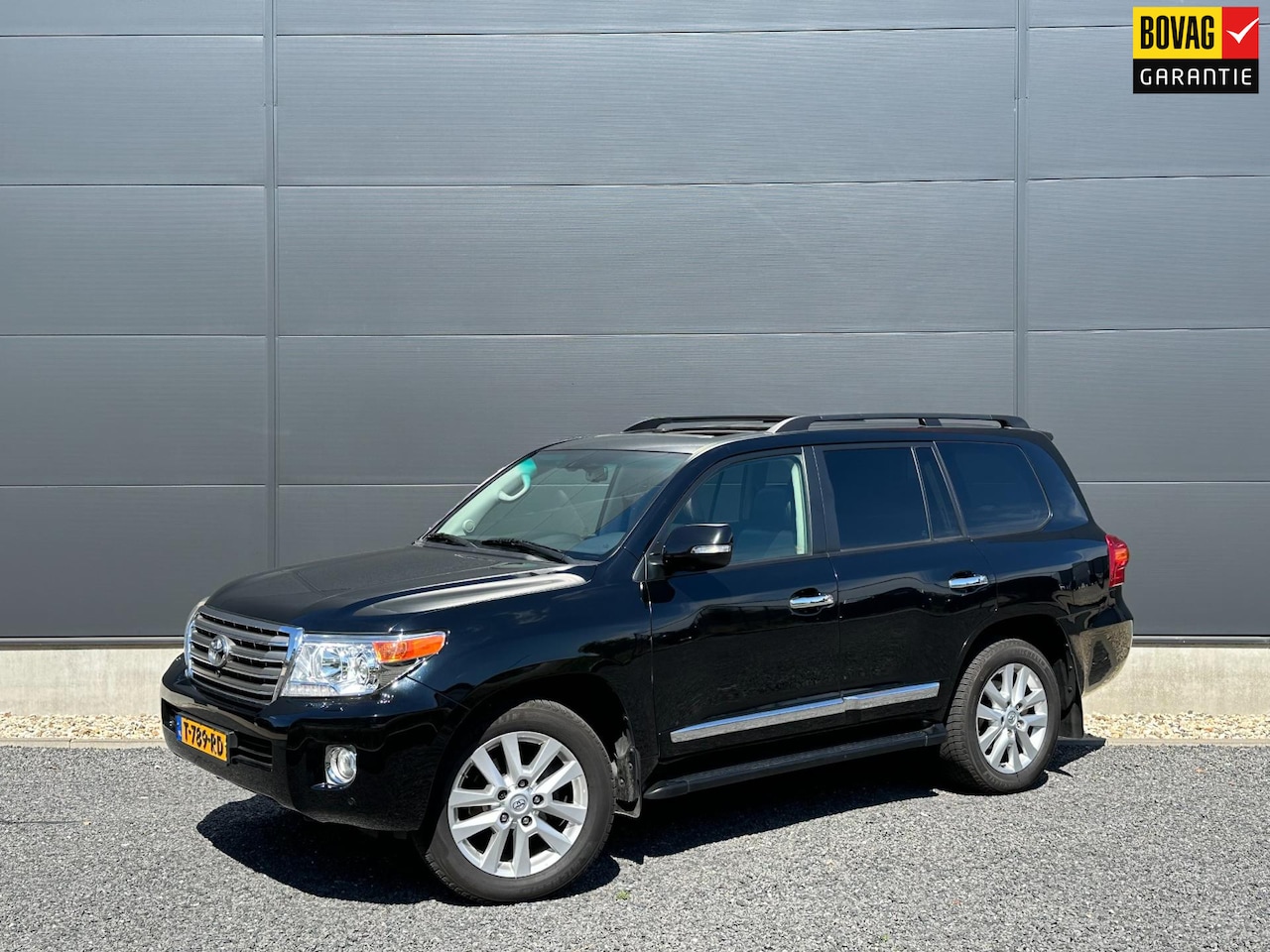 Toyota Land Cruiser V8 - 4.5 D-4D Executive 7p. Panodak | Clima | Verwarmde en gekoelde voorstoelen - AutoWereld.nl