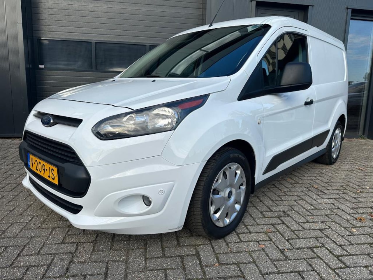 Ford Transit Connect - 1.5 TDCI L1 Trend 1.5 TDCI L1 Trend, PDC V+A, Sortimo - AutoWereld.nl