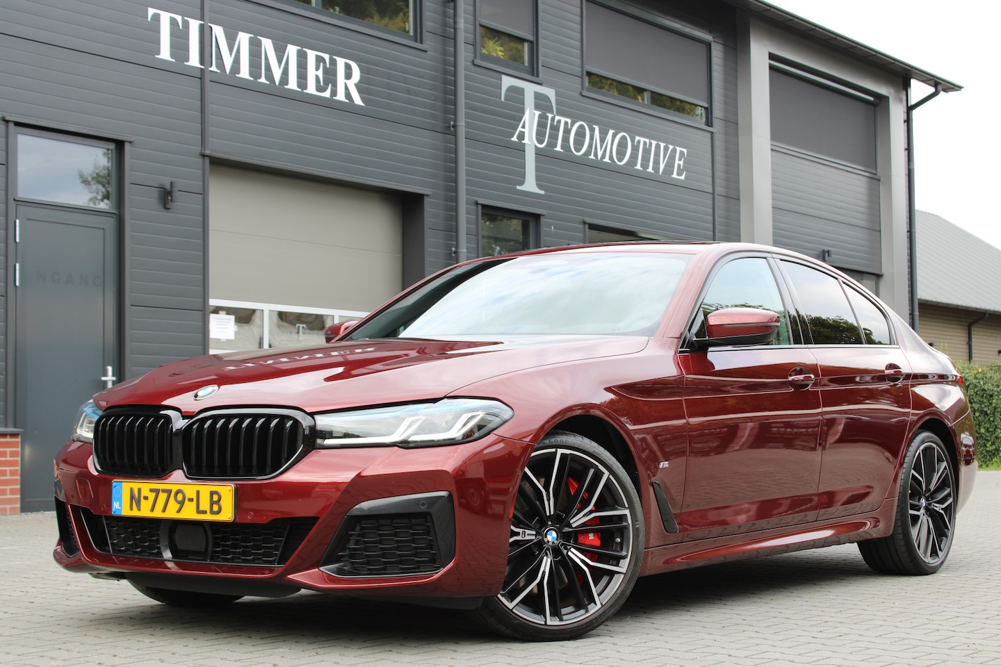 BMW 5-serie - 540i High Executive M-Sport - Nederlandse BMW - Dealer onderhouden Laserlight - 20 inch - - AutoWereld.nl