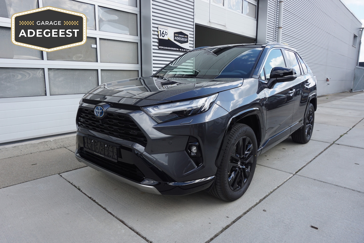 Toyota RAV4 - 2.5 Hybrid AWD Style Bi-Tone |Navi|Carplay|PDC V+A|Camera|Elektrische a.klep|Dode hoek| - AutoWereld.nl