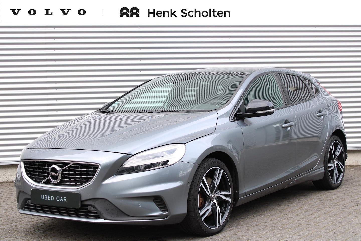 Volvo V40 - T3 Polar+ Sport | Trekhaak | Panoramadak | Verwarmbare Voorstoelen | Parkeercamera | Cruis - AutoWereld.nl