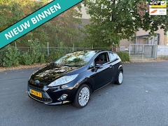 Ford Fiesta - 1.6 Ghia NETTE AUTO RIJDT EN SCHAKELT GOED