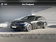 BMW 5-serie Touring - 530e M Sportpakket Pro / Innovation Pack / Travel Pack / Comfort Pack / Panoramadak