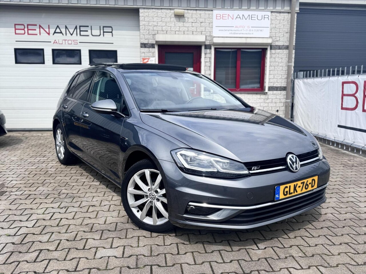 Volkswagen Golf - 1.0 TSI Pano/ APP CarPlay/ Alcantara - AutoWereld.nl