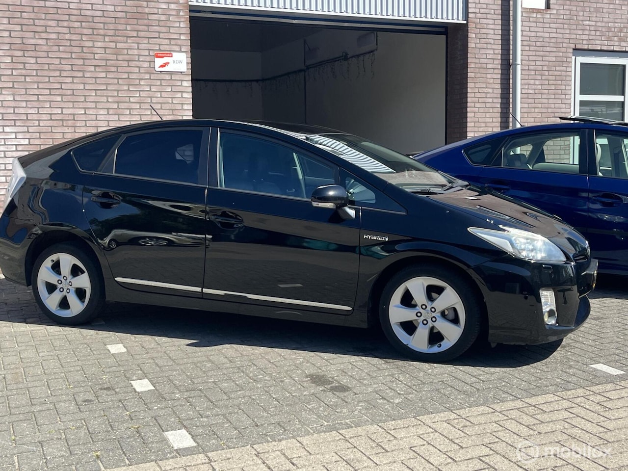 Toyota Prius - 1.8 Dynamic Xenon, Leder, Camera, Navi, Dealer onderhouden met boekjes en NAP - AutoWereld.nl