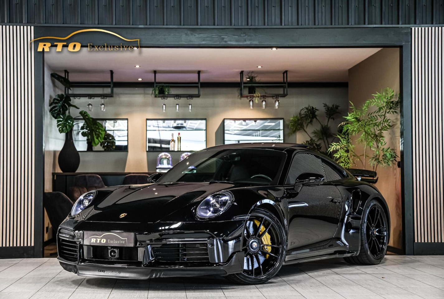 Porsche 911 - 3.8 Turbo S|Ceramic|Lift|Approved|Burmester|Xpel|Surround - AutoWereld.nl