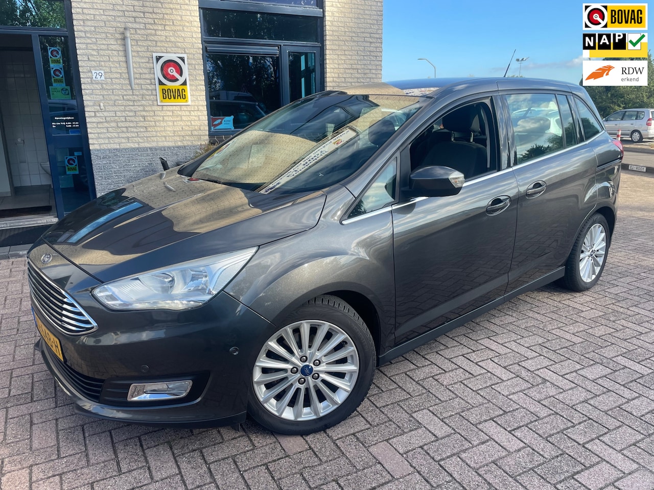 Ford Grand C-Max - 1.0 Titanium-trekhaak-zeer ruim en zuinig - AutoWereld.nl
