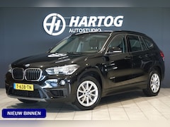 BMW X1 - sDrive18i High Executive + SENSOREN / STOELVERWARMING / NAVIGATIE