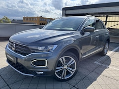 Volkswagen T-Roc - 1.5 TSI 150pk DSG Sport / Virtual Cockpit / LED / Elek Achterklep / Camera / 18" LMV