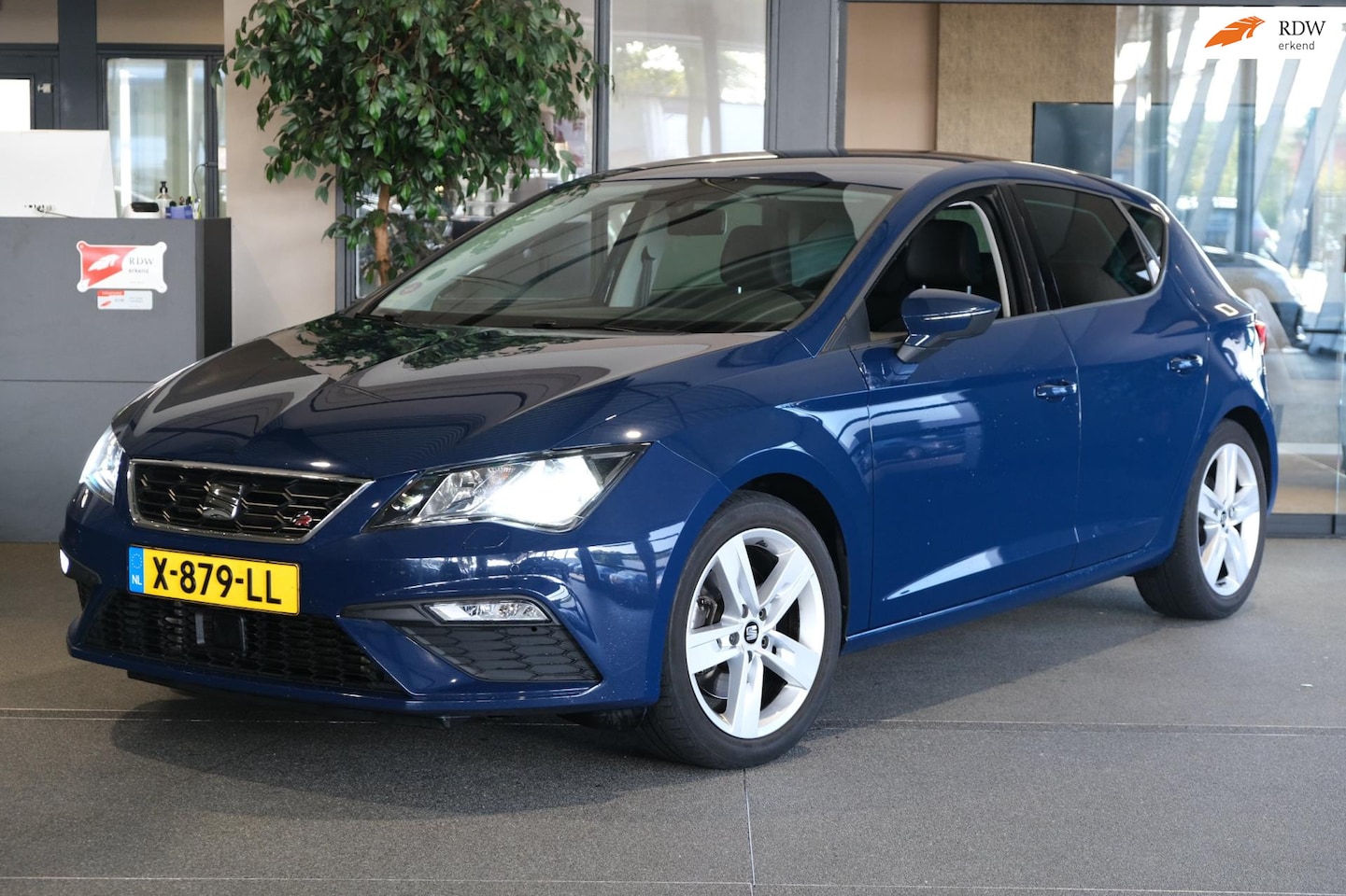 SEAT Leon - 2.0 TSI FR DSG Navi Cam Trek Cruise Pdc DAB - AutoWereld.nl