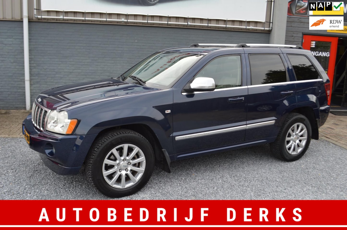Jeep Grand Cherokee - 5.7 V8 Hemi Limited AUT 4X4 Airco Trekhaak Open Dak Leer - AutoWereld.nl