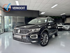 Volkswagen T-Roc - 1.5 TSI Sport DSG PANO KEYLESS BLIND ACC