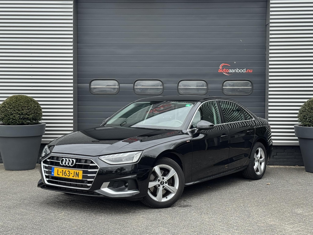 Audi A4 Limousine - 35 TFSI S-Line | Navigatie | Digitale Dashboard | Matrix LED | DAB | - AutoWereld.nl