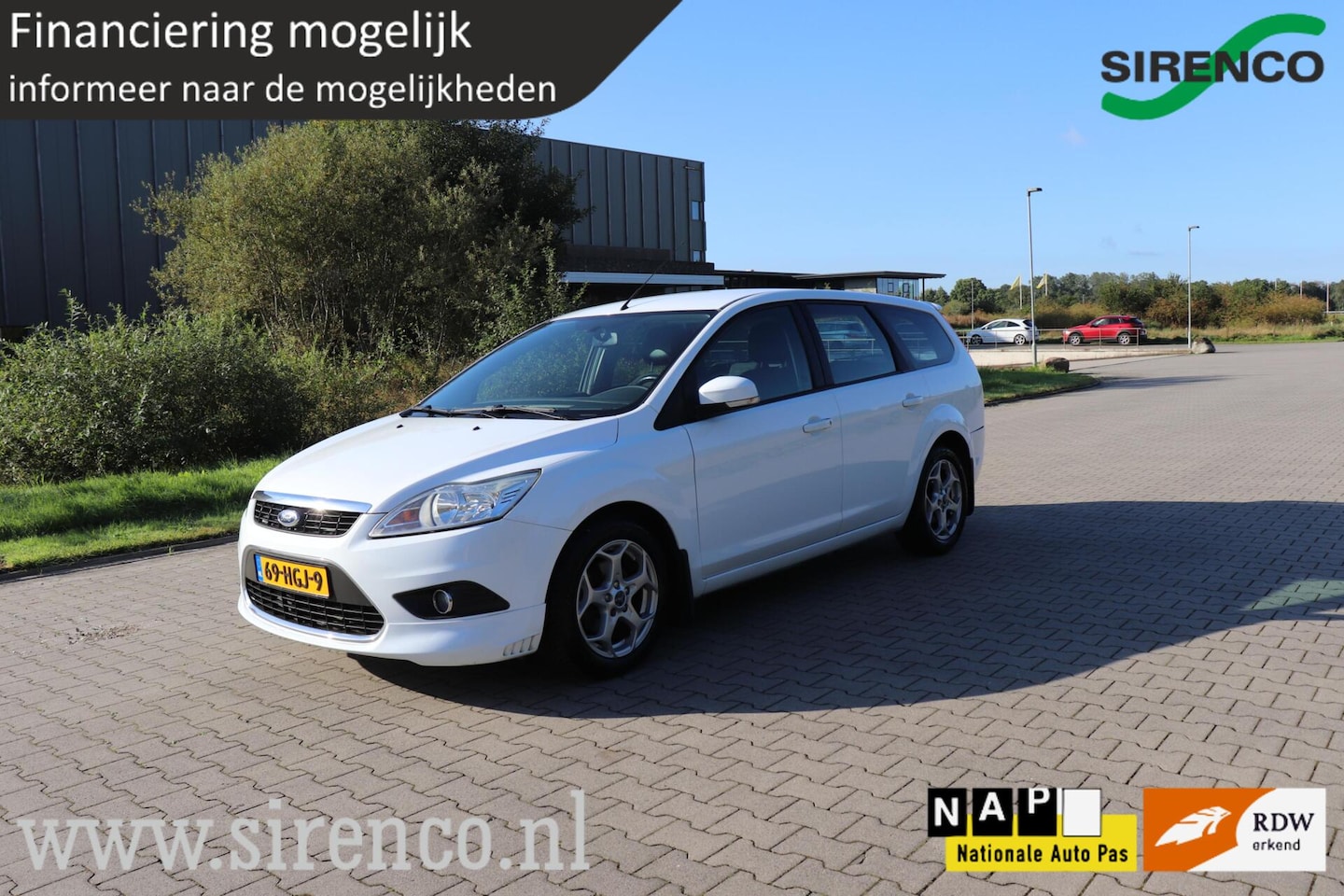 Ford Focus Wagon - 1.6 airco navigatie trekhaak sport pakket bluetooth cruise control - AutoWereld.nl