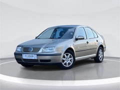 Volkswagen Bora - 2.0 |VOLL. ONDERH|TREKHAAK|AIRCO|NAP| 2496