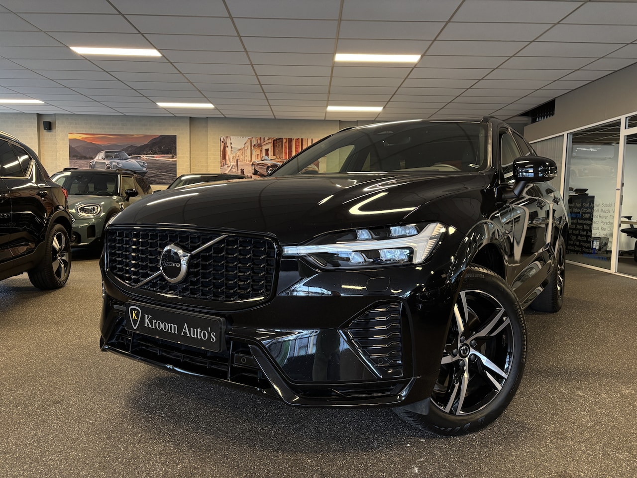 Volvo XC60 - T6 AWD Plus Dark Black Edition - Long Range - Pandak / Head Up / H-K / R-Design int / Goog - AutoWereld.nl