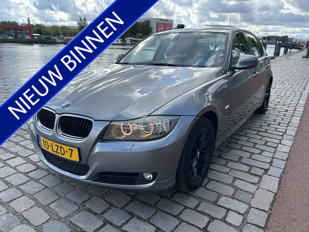 BMW 3-serie - 320i Business Line navigatie airco nwe apk - AutoWereld.nl