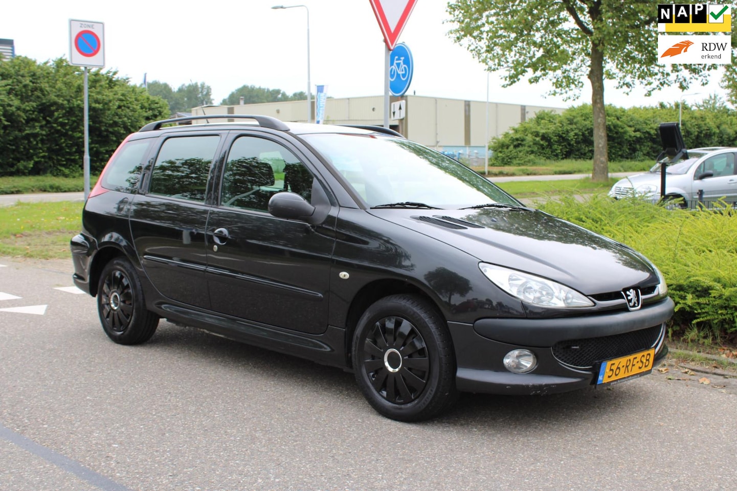 Peugeot 206 SW - 1.4 AIR-LINE 2-uitvoering/AIRCONDITIONING/ZUINIG IN VERBRUIK/VEEL RUIMTE/NIEUWE APK+ONDERH - AutoWereld.nl