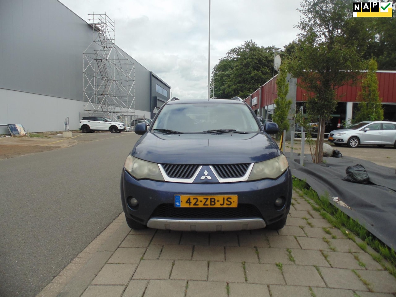 Mitsubishi Outlander - 2.4 Intro Edition 2WD 2.4 Intro Edition 2WD - AutoWereld.nl