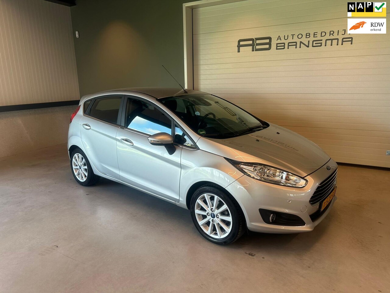 Ford Fiesta - 1.0 EcoBoost 5-DEURS STYLE/CLIMA AIRCO/LM-VELG/NAVIGATIE/CRUISECONTROL/ISOFIX/BLUETOOTH/ST - AutoWereld.nl