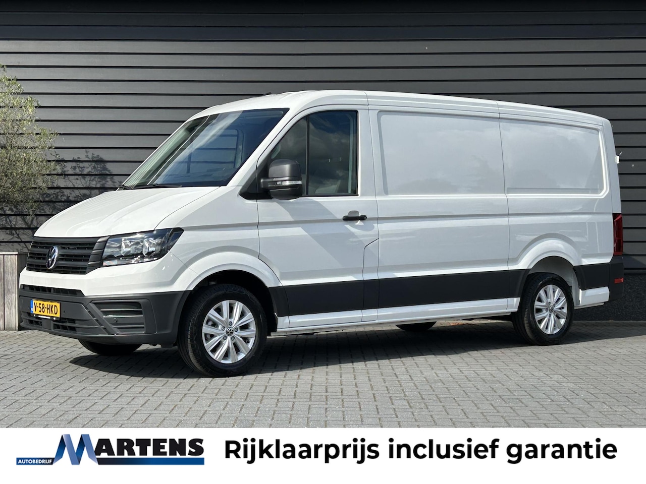 Volkswagen Crafter - Facelift 35 2.0 TDI 140pk H6 L3H2 Comfortline App-Connect Parkeersensoren - AutoWereld.nl