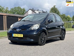 Toyota Aygo - 1.0-12V + 5DR*116.000 NAP*Dealer onderhouden*Elektrische ramen*APK
