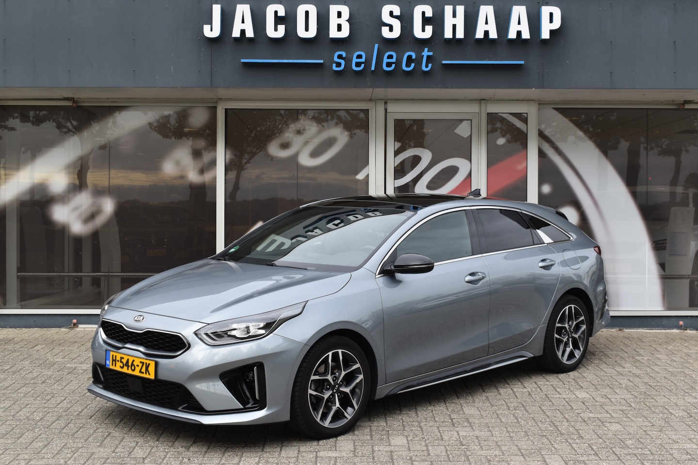 Kia Pro cee'd - 1.4 T-GDI GT-Line / Navigatie / Adap. Cruise / 17" LM / Panoramadak / Keyless - AutoWereld.nl
