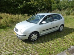 Volkswagen Polo - 1.4-16V Sportline