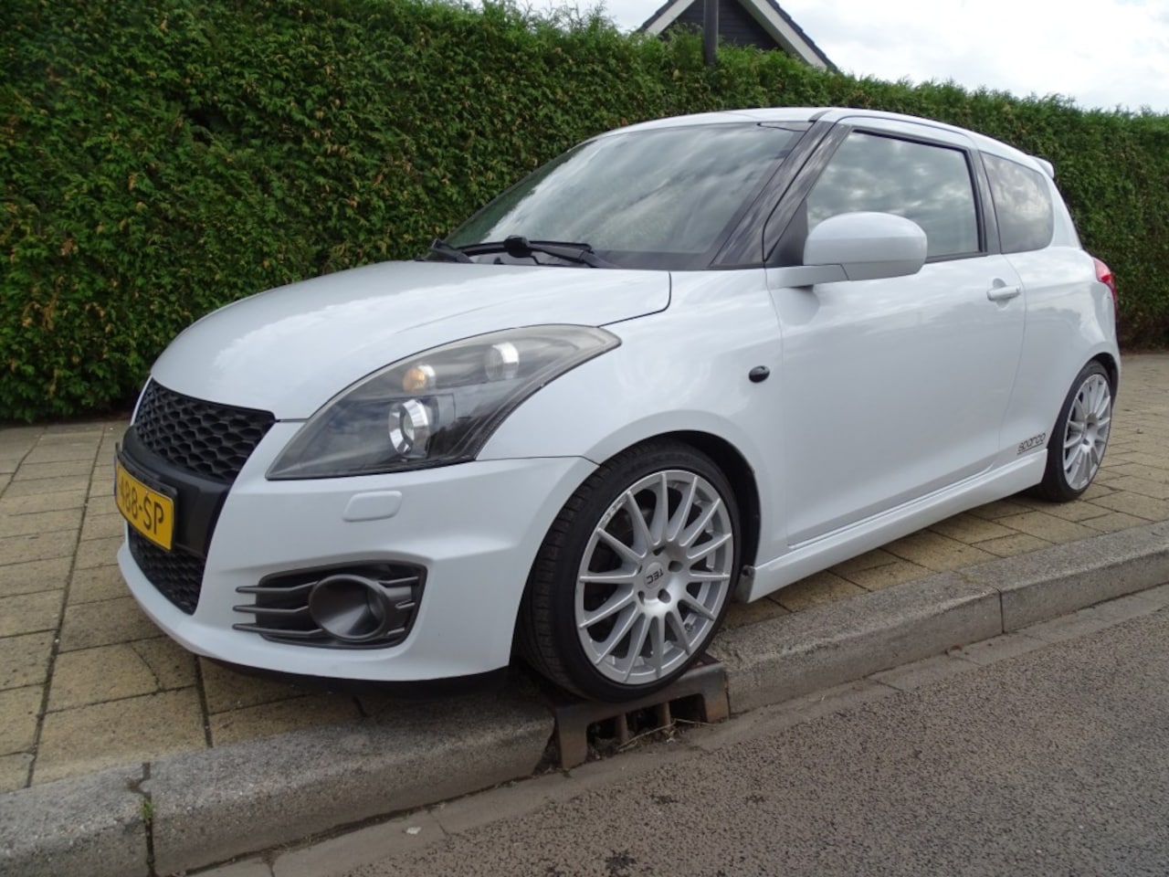 Suzuki Swift - 1.6 SPORT 136 Pk-Verw stl-Airco-Blth-Usb-Xenon - AutoWereld.nl