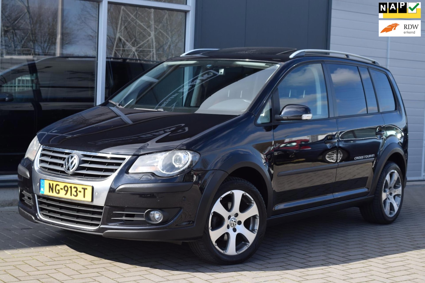 Volkswagen Touran Cross - 1.4 TSI | Clima | Cruise | Dak | APK 4-2026 ! - AutoWereld.nl