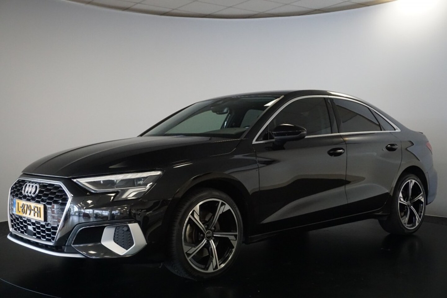 Audi A3 - 30 TFSI ambient light S-tronic Carplay Lane assist - AutoWereld.nl