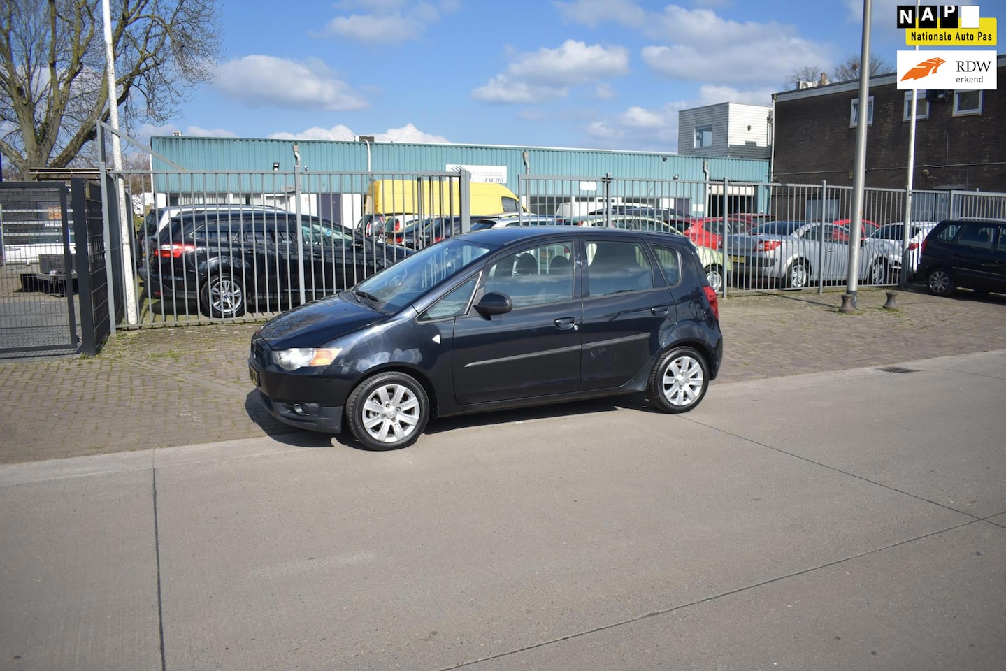 MITSUBISHI COLT