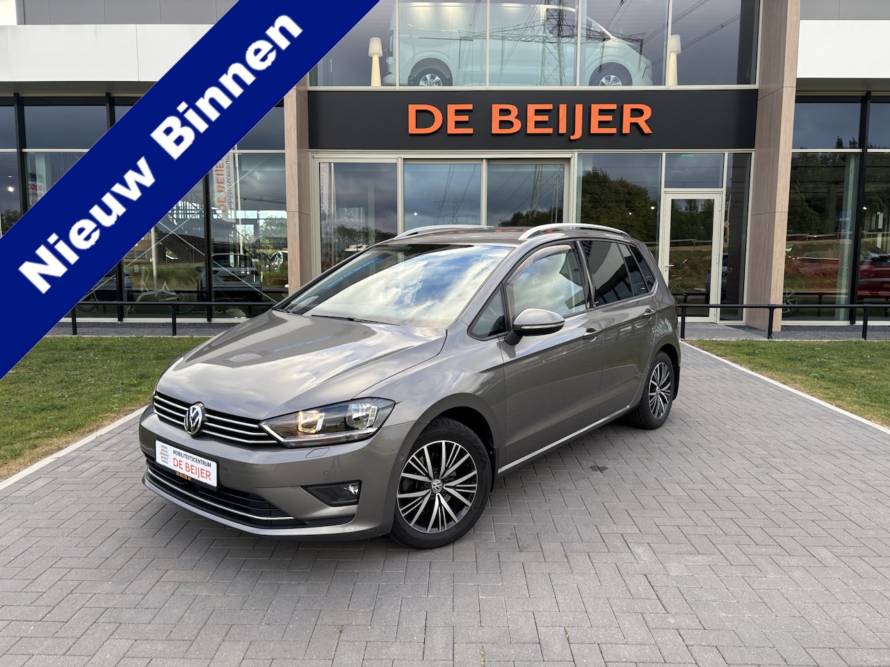 Volkswagen Golf Sportsvan - 1.4 TSI 125pk Allstar Automaat I Trekhaak I Navi - AutoWereld.nl