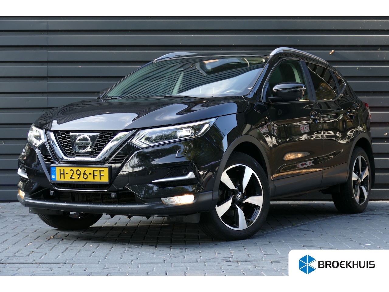 Nissan Qashqai - 1.2 115PK N-CONNECTA / NAVI / CLIMA / PDC / 18"LMV / CAMERA / PANO.DAK / KEYLESS / FULL-LE - AutoWereld.nl